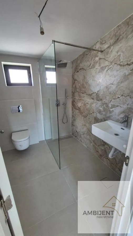 Sale, house, 233m², Čukarica, Beograd
