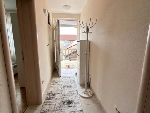 Izdavanje, dvosoban stan, 75m², Zlatica, Podgorica - image 7