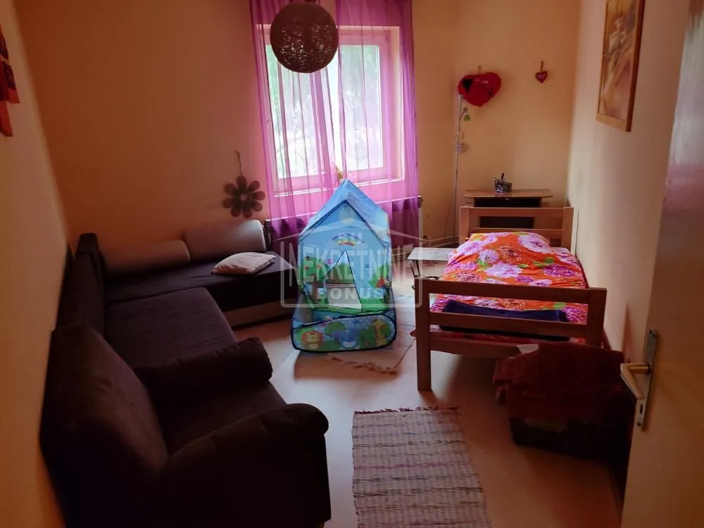 Prodaja, kuća, 232m², Makova Sedmica, Subotica