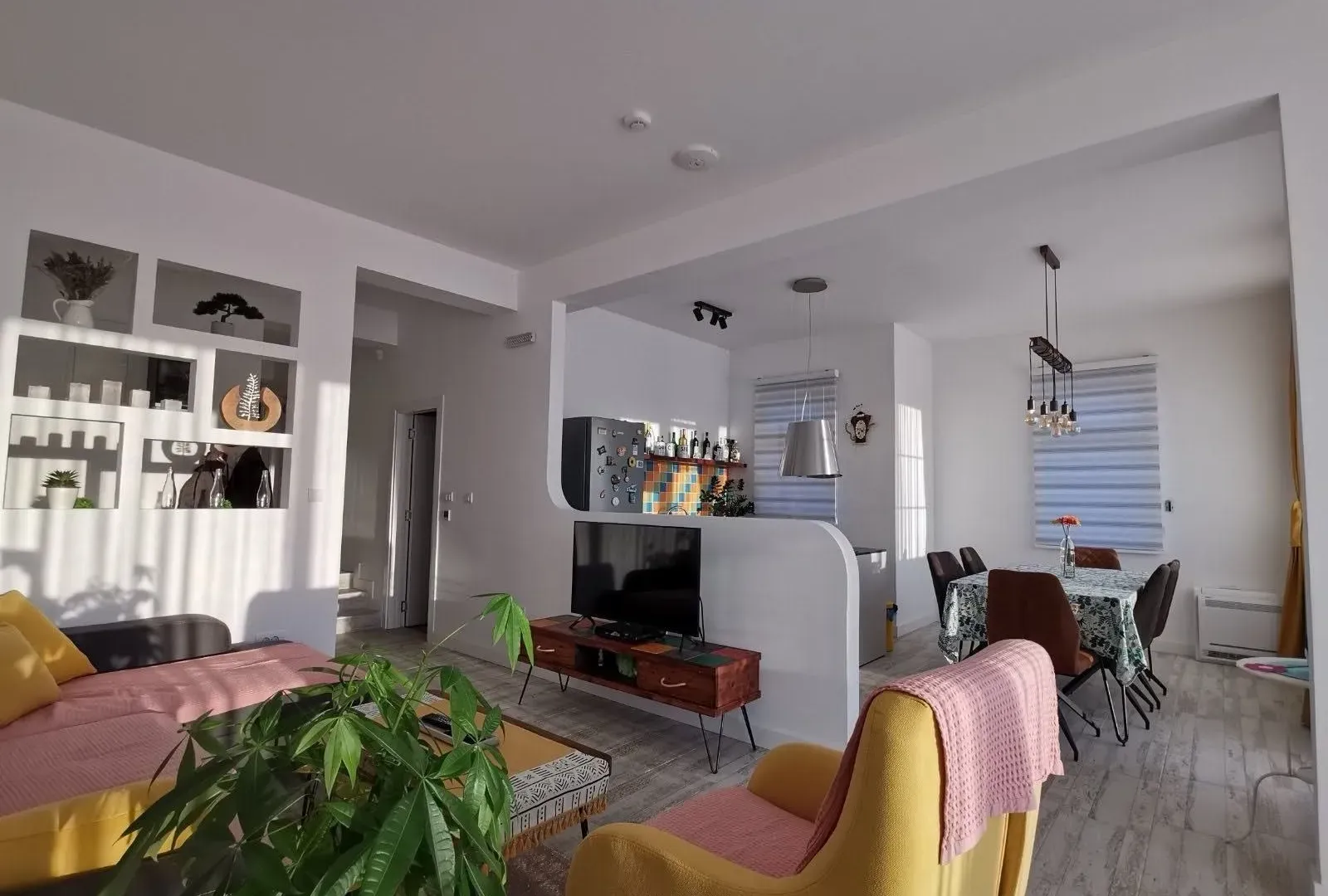 Izdavanje, kuća, 110m², Kava, Tivat