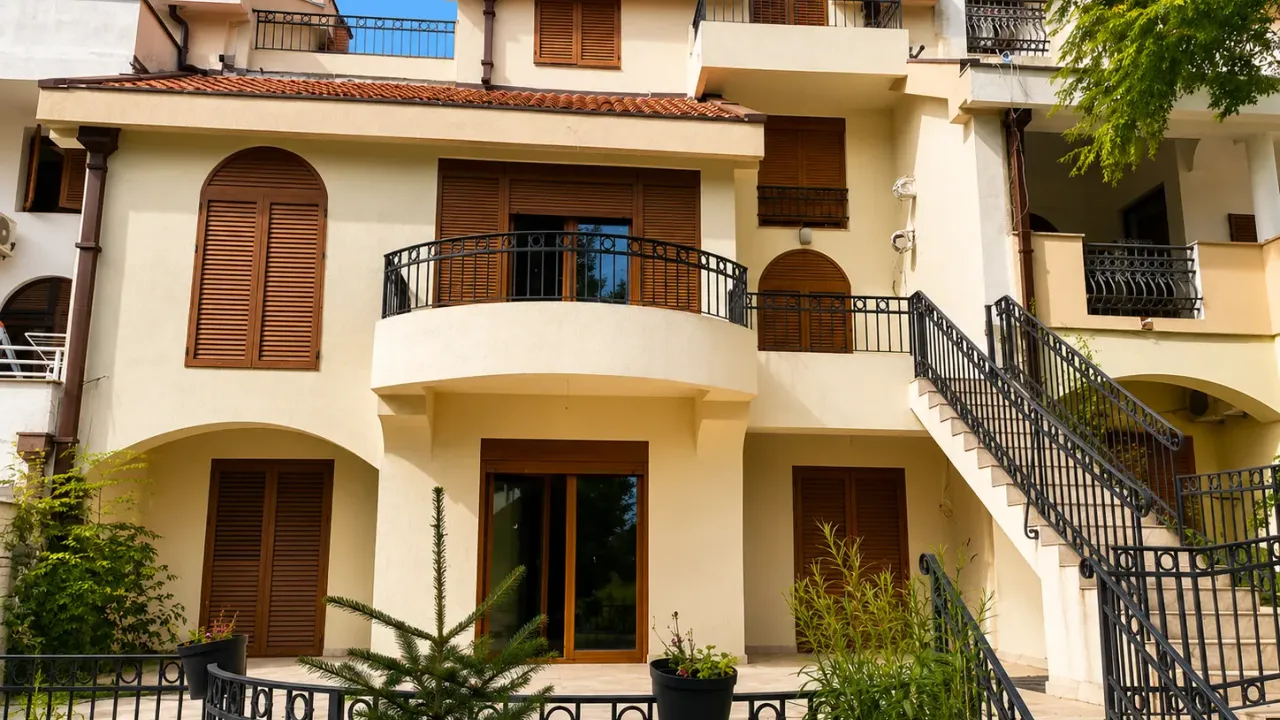 Izdavanje, kuća, 100m², Gorica C, Podgorica