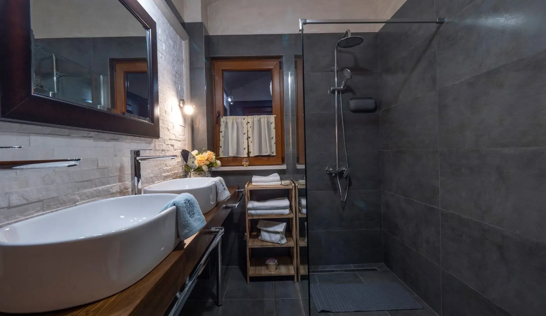 Prodaja, kuća, 200m², Zagora, Kotor
