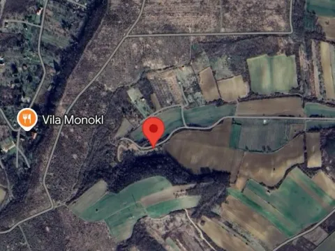 Zemljište in Karagača