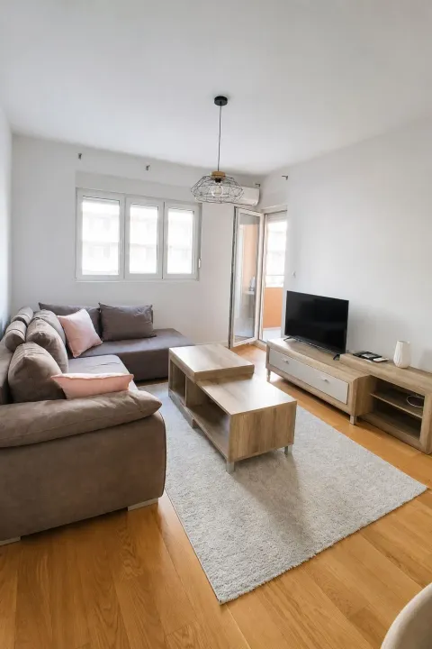 Rent, one bedroom apartment, 49m², Central Point, Podgorica