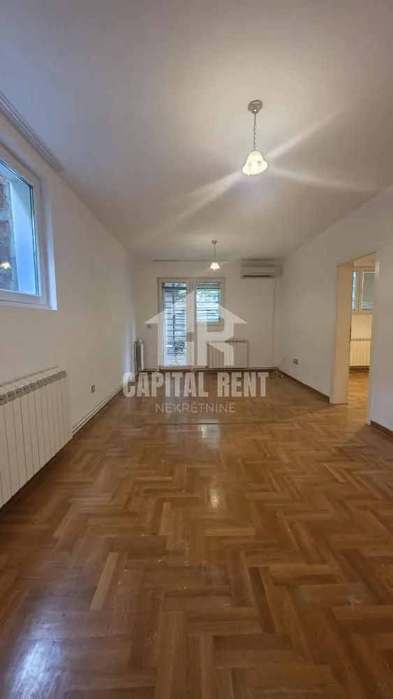 Rent, four bedroom apartment, 62m², Senjak, Beograd