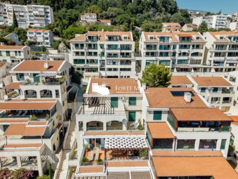 Prodaja, trosoban stan, 190m², Savina, Herceg Novi