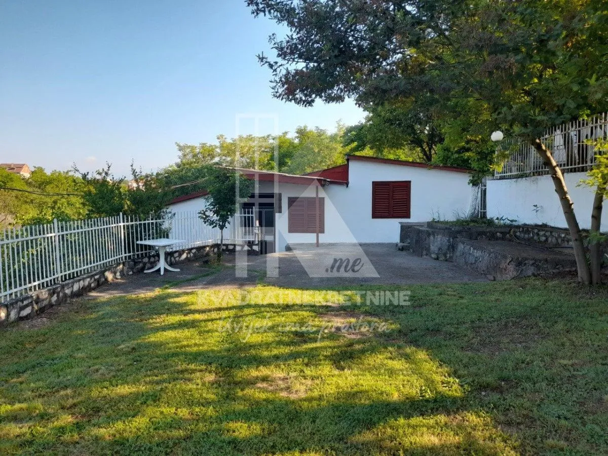 Prodaja, kuća, 190m², Konik, Podgorica