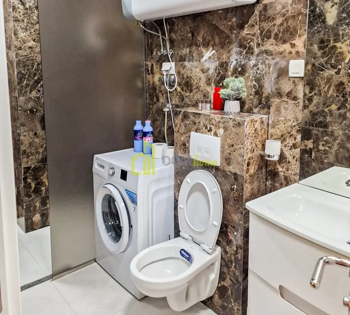 Izdavanje, jednosoban stan, 64m², Tre Canne, Budva
