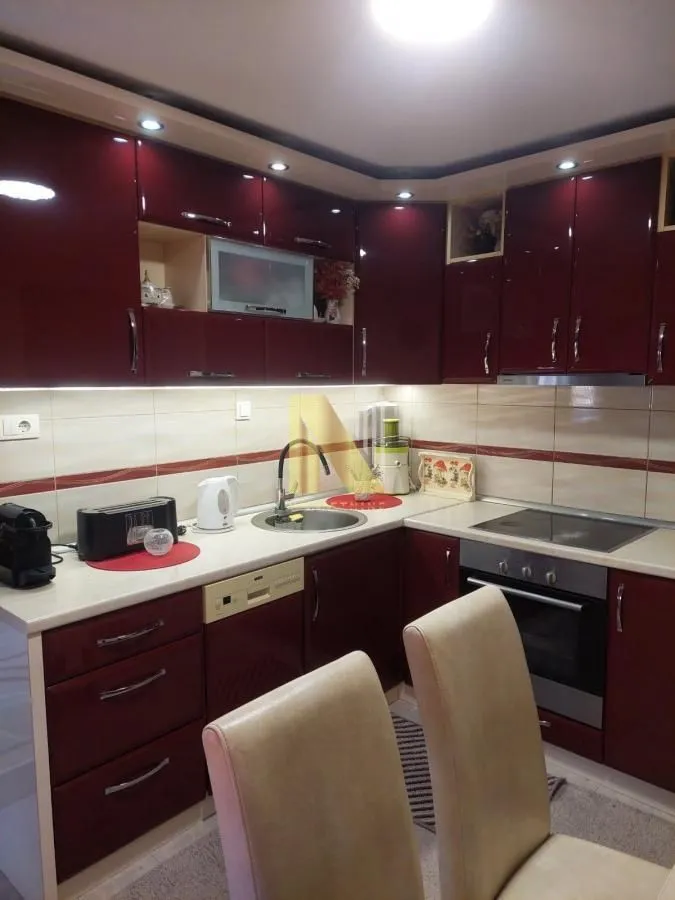 Prodaja, kuća, 102m², Cara Dušana, Novi Sad Sve Podlokacije