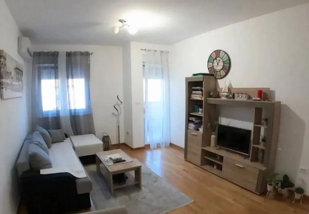 Izdavanje, jednosoban stan, 43m², City Kej, Podgorica