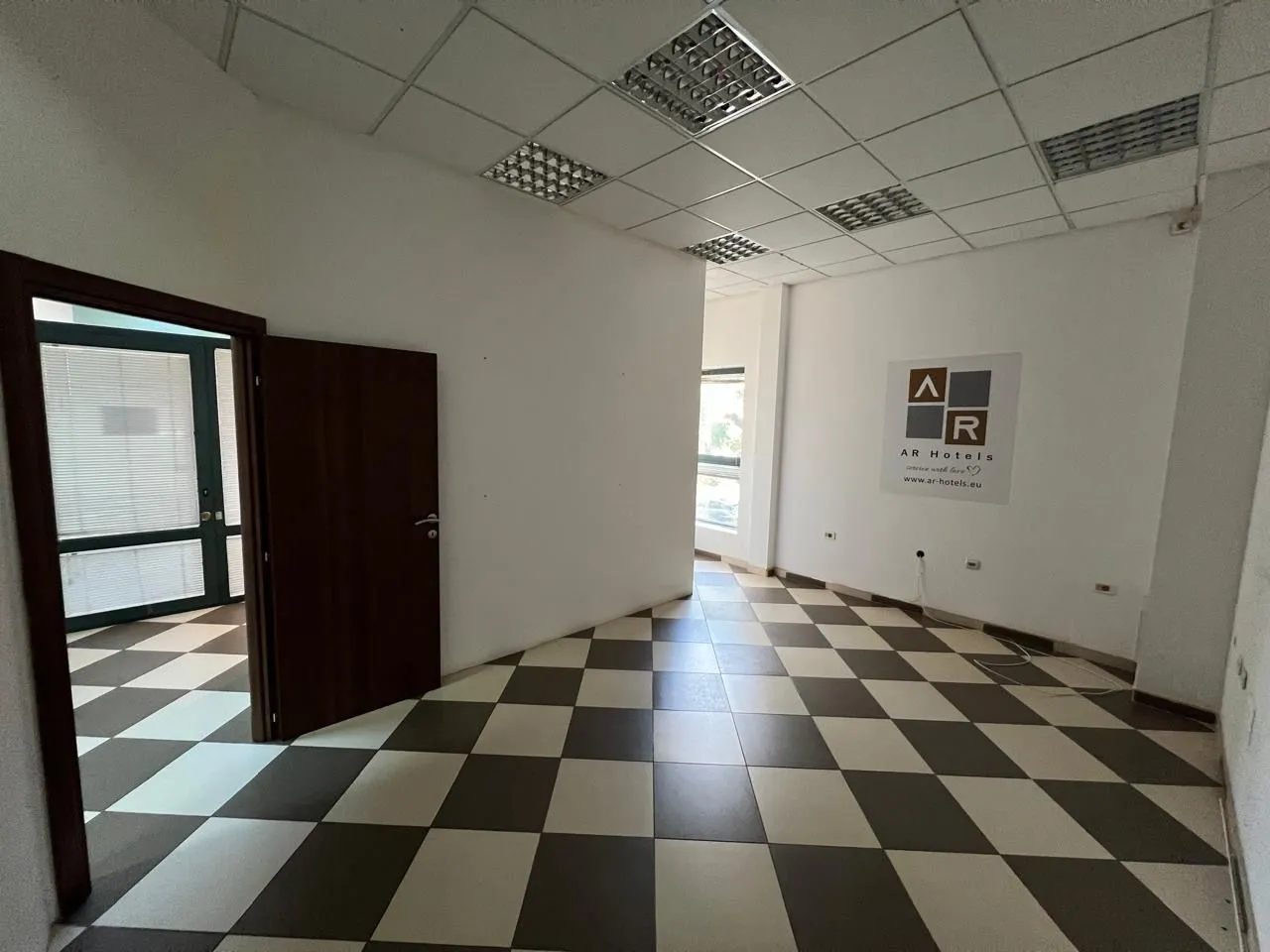 Rent, office space, 45m², Centar, Budva