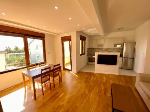 Prodaja, jednosoban stan, 65m², Podmaine, Budva