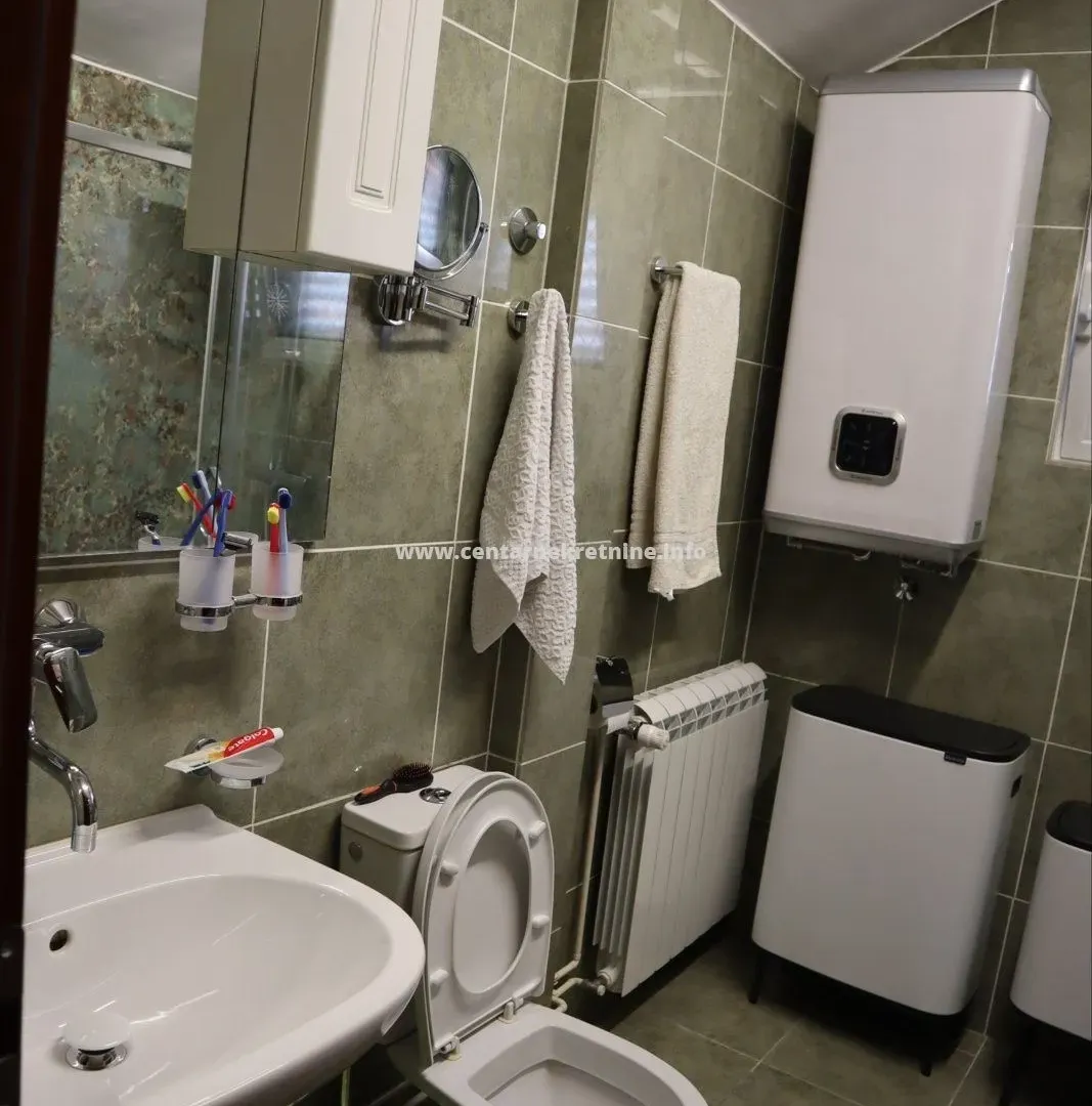 Prodaja, kuća, 200m², Zabjelo, Podgorica