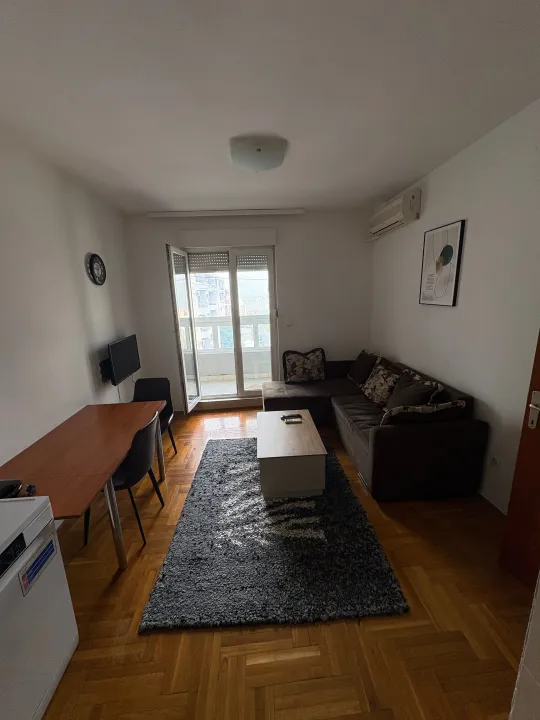 Rent, one bedroom apartment, 40m², Stari Aerodrom, Podgorica