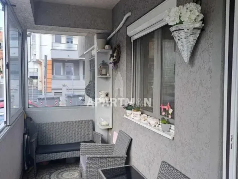 Izdavanje, četvorosoban stan, 120m², Lekino Brdo, Voždovac Sve Podlokacije