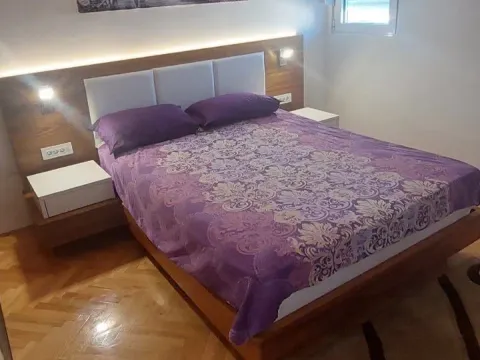 Izdavanje, dvosoban stan, 78m², Blok 5, Podgorica - image 3