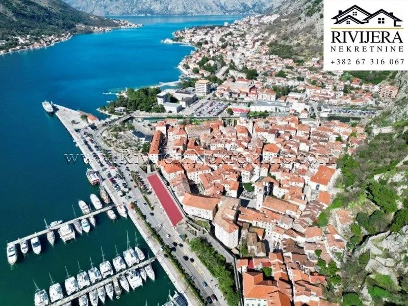 Prodaja, kuća, 300m², Centar, Kotor