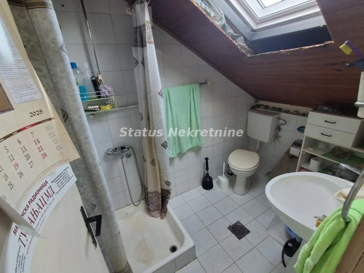 Prodaja, kuća, 200m², Futog, Novi Sad Sve Podlokacije