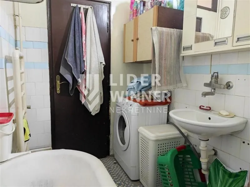 Sale, two bedroom apartment, 107m², Uciteljsko Naselje, Zvezdara Sve Podlokacije