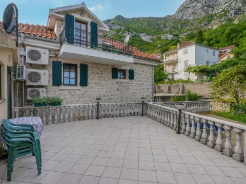 Prodaja, kuća, 250m², Kostanjica, Kotor - image 13