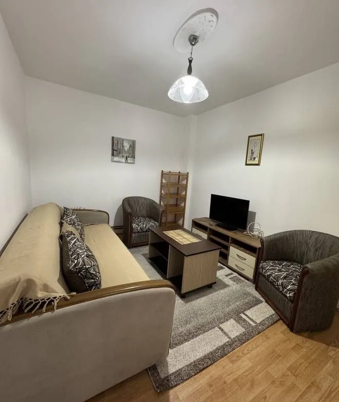 Izdavanje, dvosoban stan, 54m², Lekino Brdo, Voždovac Sve Podlokacije