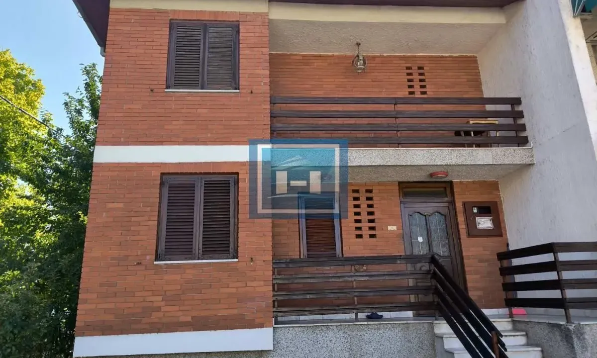 Izdavanje, kuća, 238m², Ćuprija, Srbija