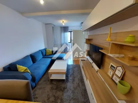 Izdavanje, dvosoban stan, 49m², Socijalno, Novi Sad Sve Podlokacije