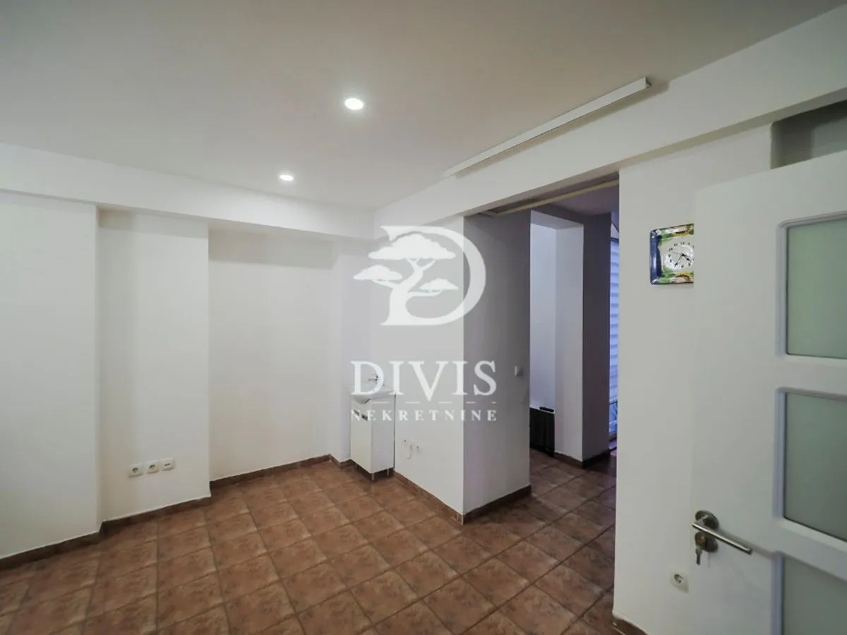 Rent, office space, 140m², Vračar Hram, Vračar Sve Podlokacije