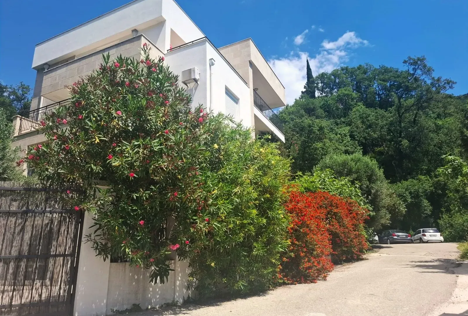 Sale, house, 380m², Perazića do, Budva