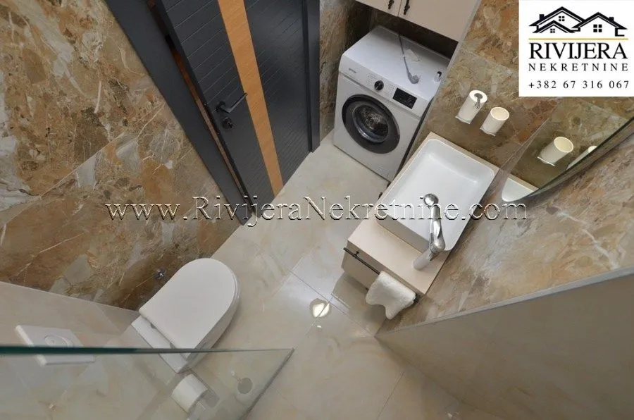 Prodaja, dvosoban stan, 61m², Njivice, Herceg Novi