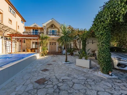 Prodaja, kuća, 234m², Tivat, Crna Gora - image 20