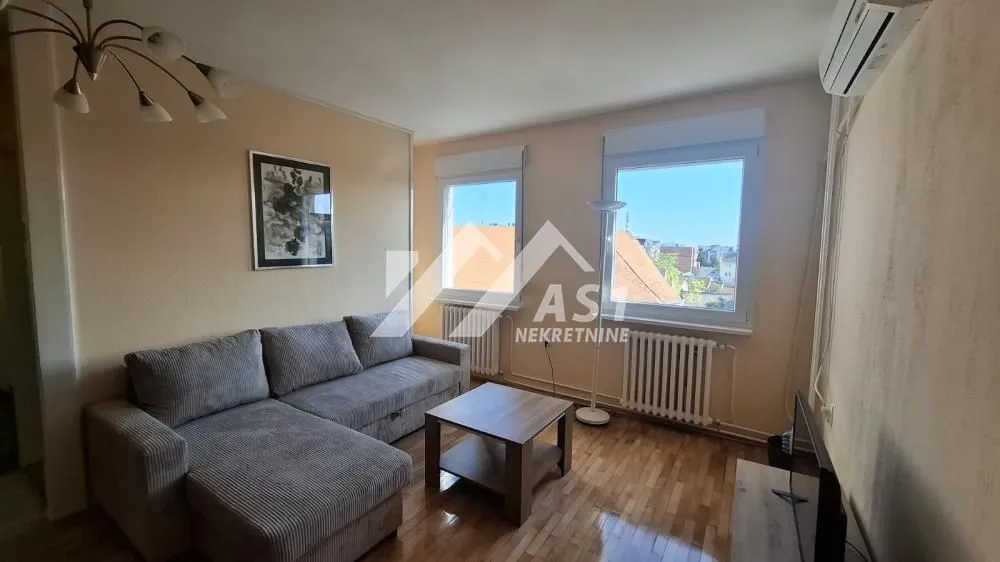 Izdavanje, jednosoban stan, 41m², Centar, Novi Sad