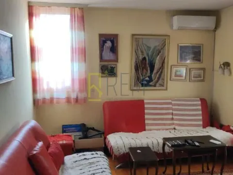 Prodaja, trosoban stan, 100m², Blok 5, Podgorica - image 2