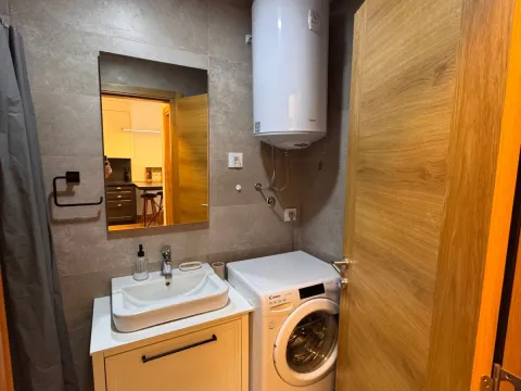 Rent, one bedroom apartment, 62m², Bečići, Budva - image 10