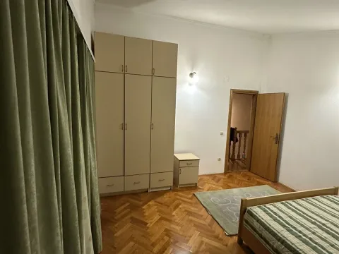 Izdavanje, kuća, 170m², Gornja Gorica, Podgorica - image 8