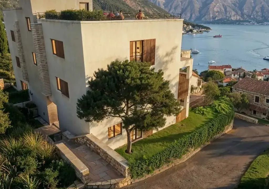 Sale, one bedroom apartment, 58m², Dobrota, Kotor