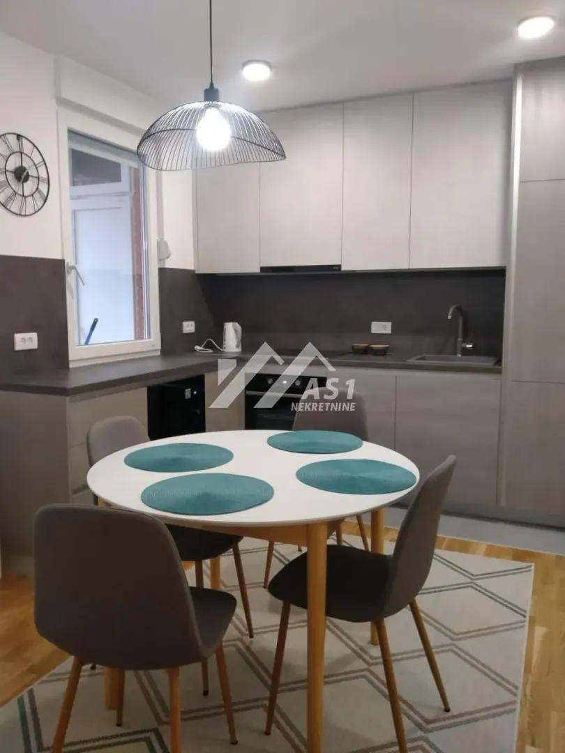 Izdavanje, trosoban stan, 72m², Sajam, Novi Sad Sve Podlokacije
