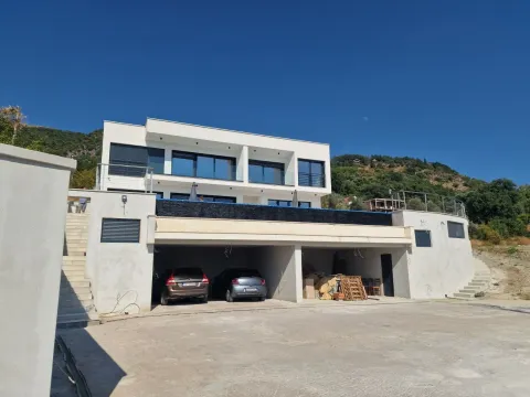 Rent, house, 410m², Tivat, Crna Gora - image 16