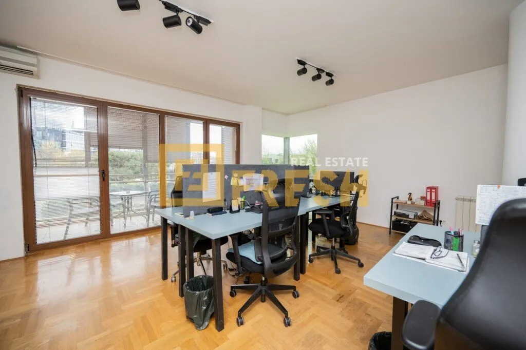 Prodaja, trosoban stan, 138m², Preko Morače, Podgorica