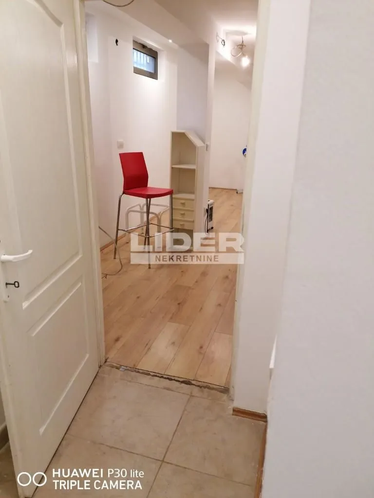 Izdavanje, dvosoban stan, 65m², Zemun Centar, Zemun Sve Podlokacije