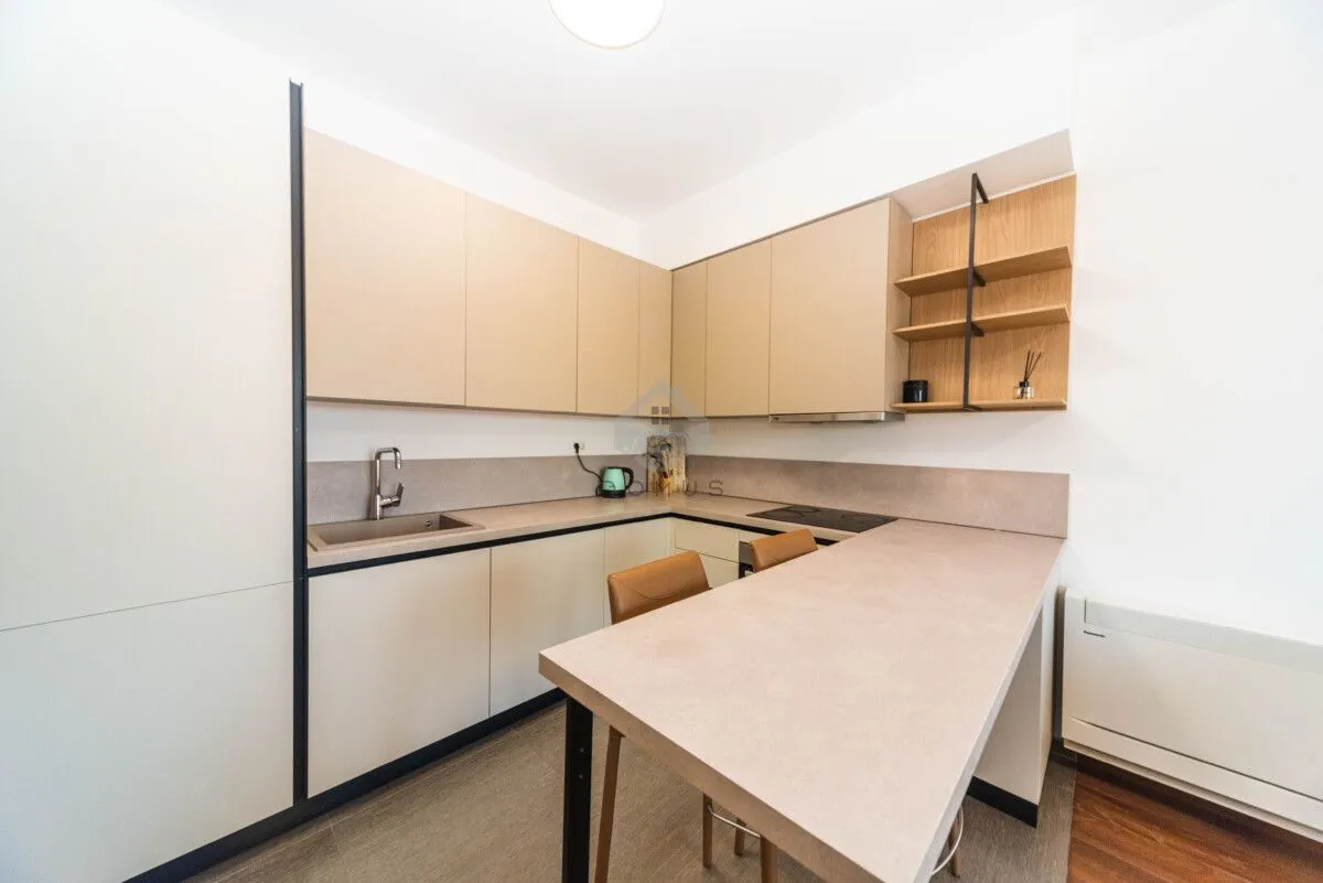 Izdavanje, trosoban stan, 89m², Master Kvart, Podgorica