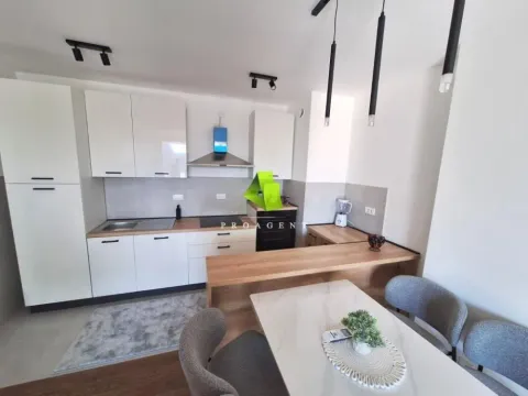 Izdavanje, trosoban stan, 80m², Medijana, Niš - image 13