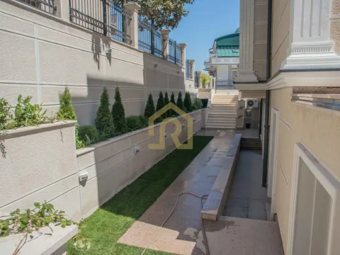 Izdavanje, kuća, 1400m², Savski Venac, Beograd - image 15