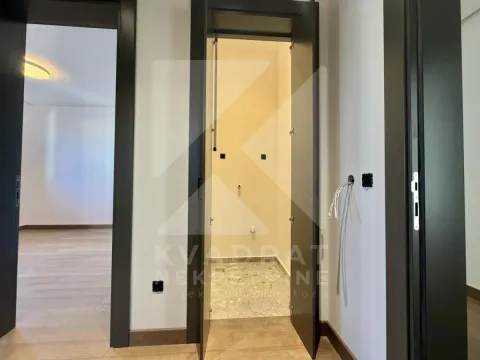 Rent, house, 200m², Gornja Gorica, Podgorica - image 7
