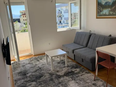 Izdavanje, jednosoban stan, 23m², Gornja Gorica, Podgorica - image 1