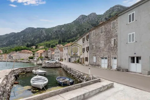 Rent, two bedroom apartment, 80m², Muo, Kotor - image 14