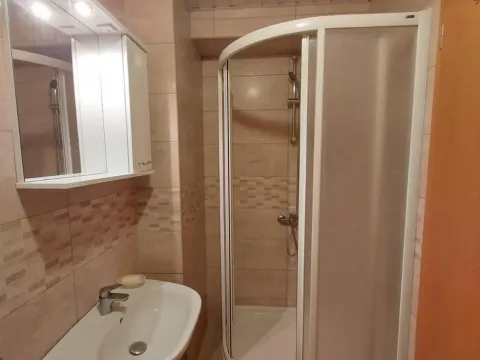 Rent, one bedroom apartment, 50m², Babilonija, Budva - image 10