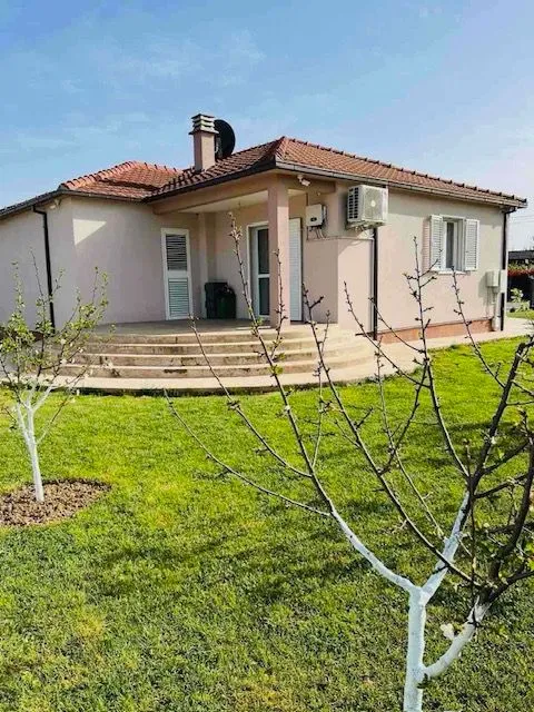 Rent, house, 150m², Spuž, Danilovgrad