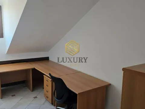 Izdavanje, poslovni prostor, 120m², Centar, Podgorica - image 4