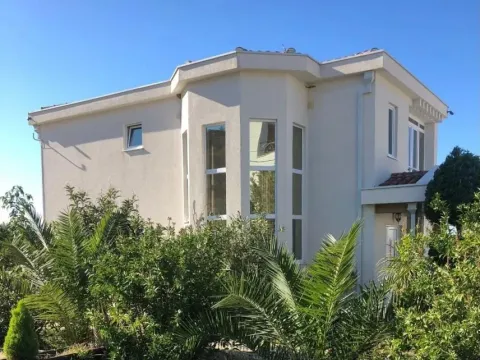 Rent, house, 118m², Dobra Voda, Budva - image 1